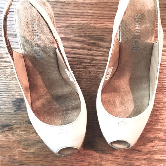 White/Cream wedge shoe - Picture 3 of 10